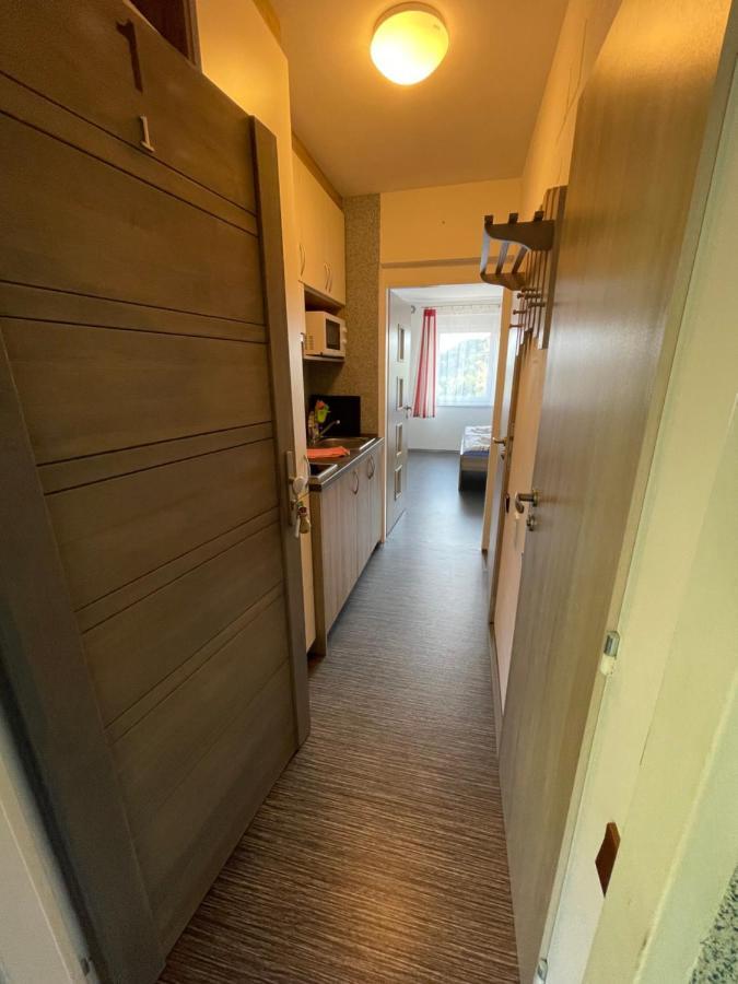 Maxovo Kralovstvi Apartment Rovensko pod Troskami Luaran gambar
