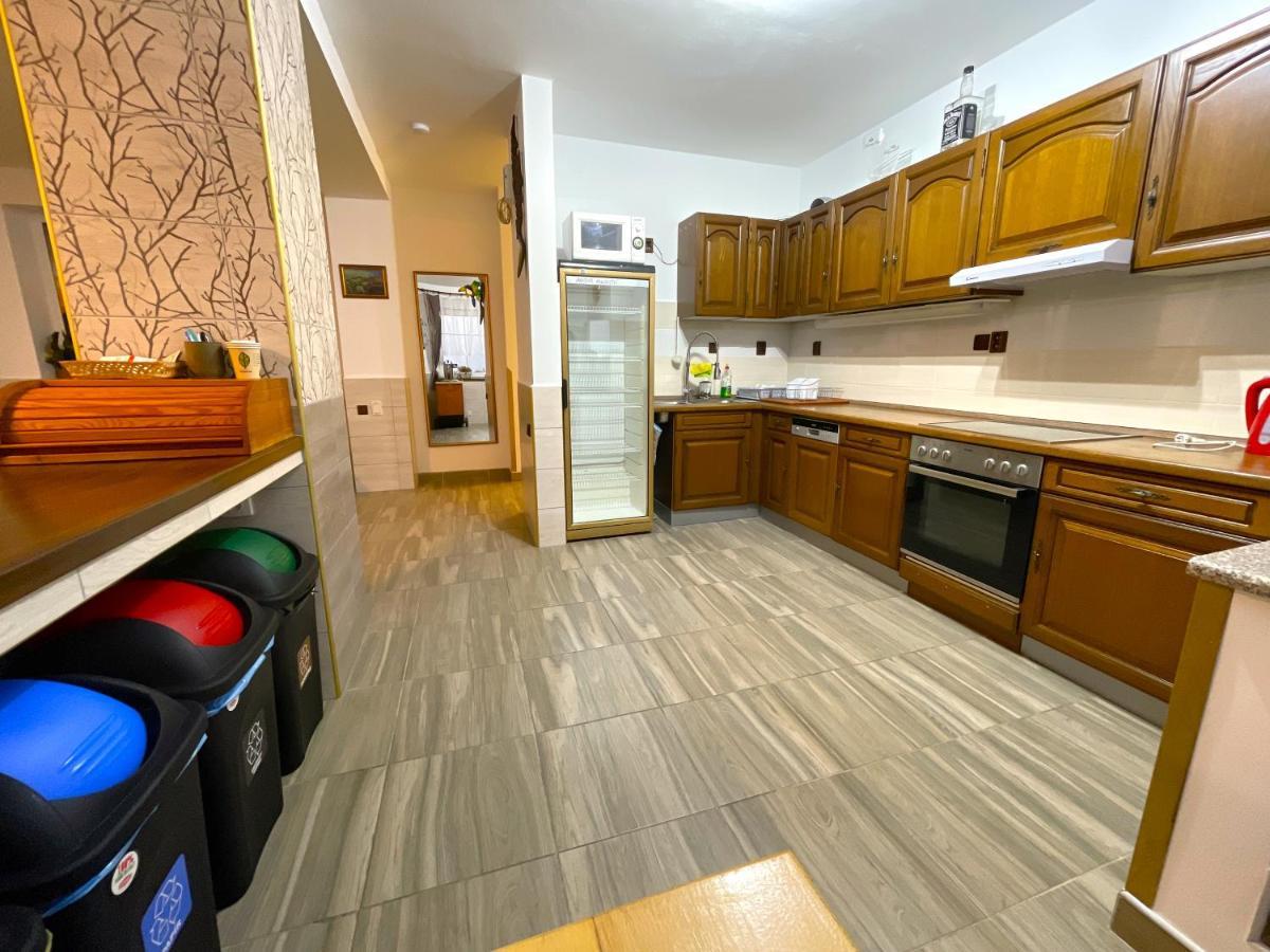 Maxovo Kralovstvi Apartment Rovensko pod Troskami Luaran gambar