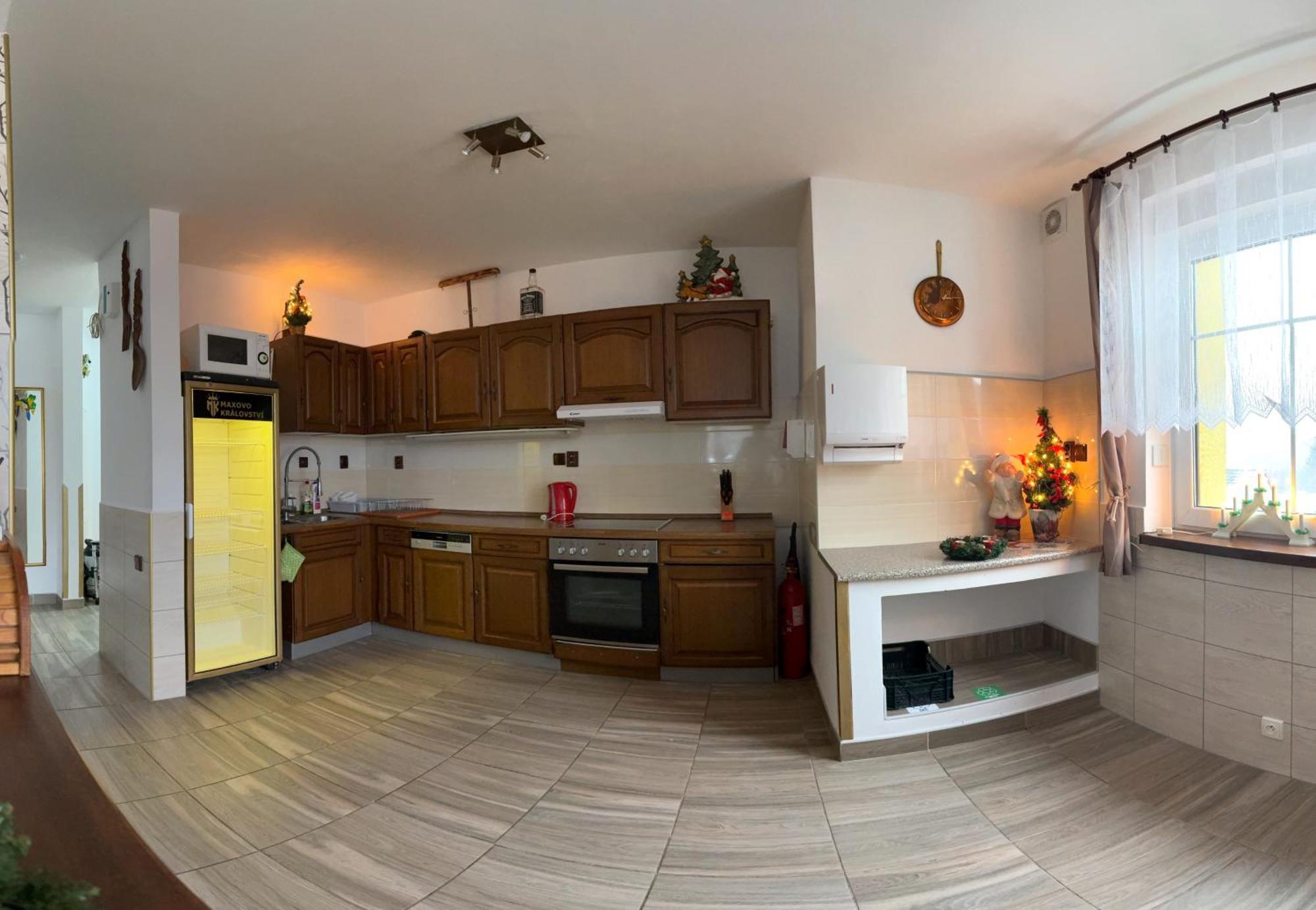 Maxovo Kralovstvi Apartment Rovensko pod Troskami Luaran gambar