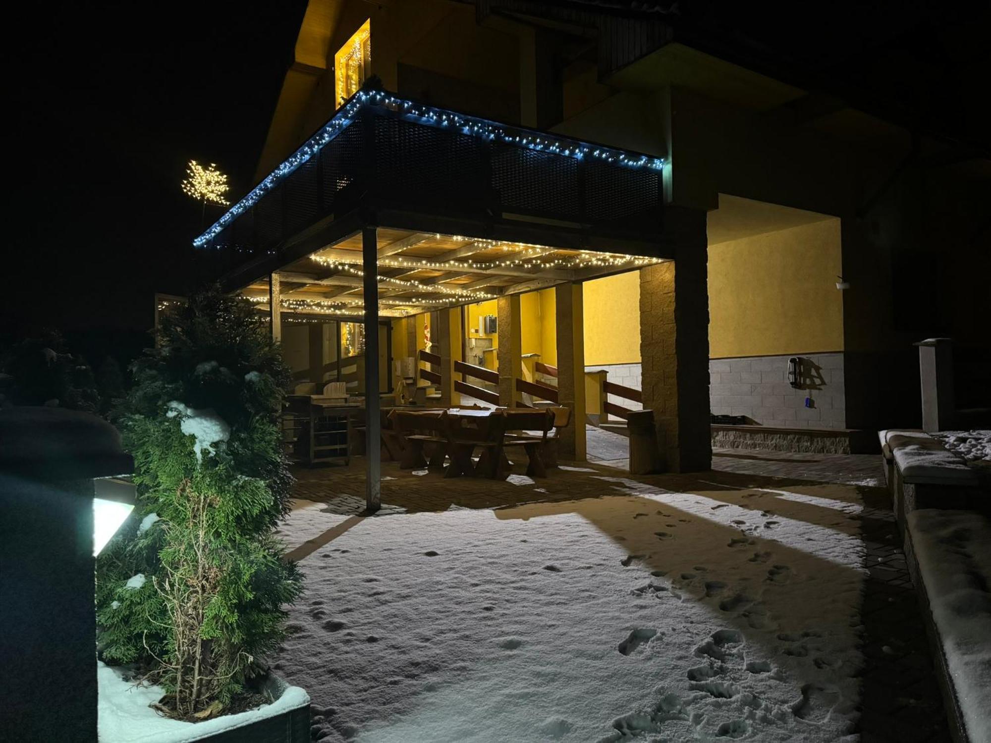 Maxovo Kralovstvi Apartment Rovensko pod Troskami Luaran gambar